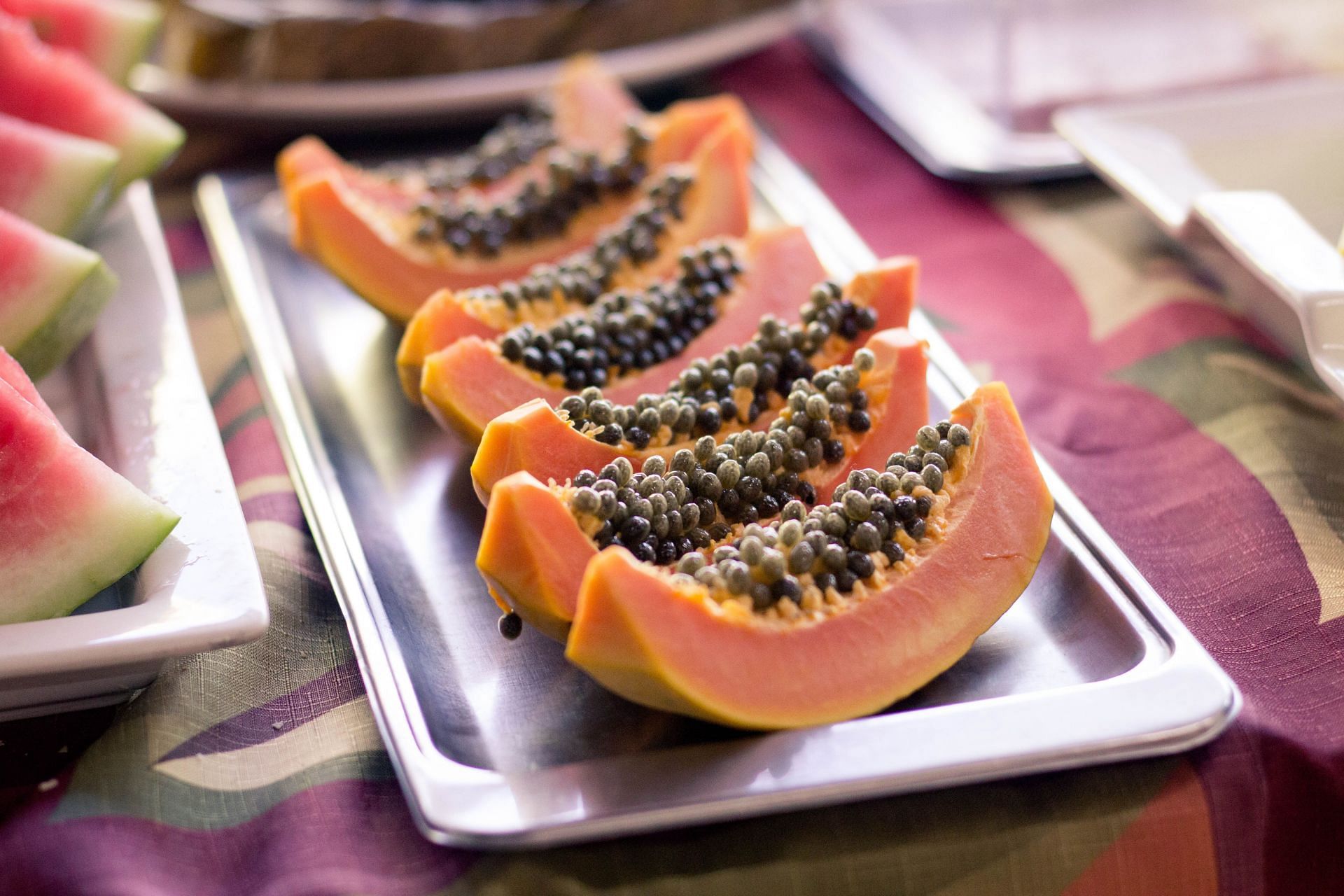 Papaya seed face pack is good for exfoliation. (Image via Unsplash/ Amanda Lins)