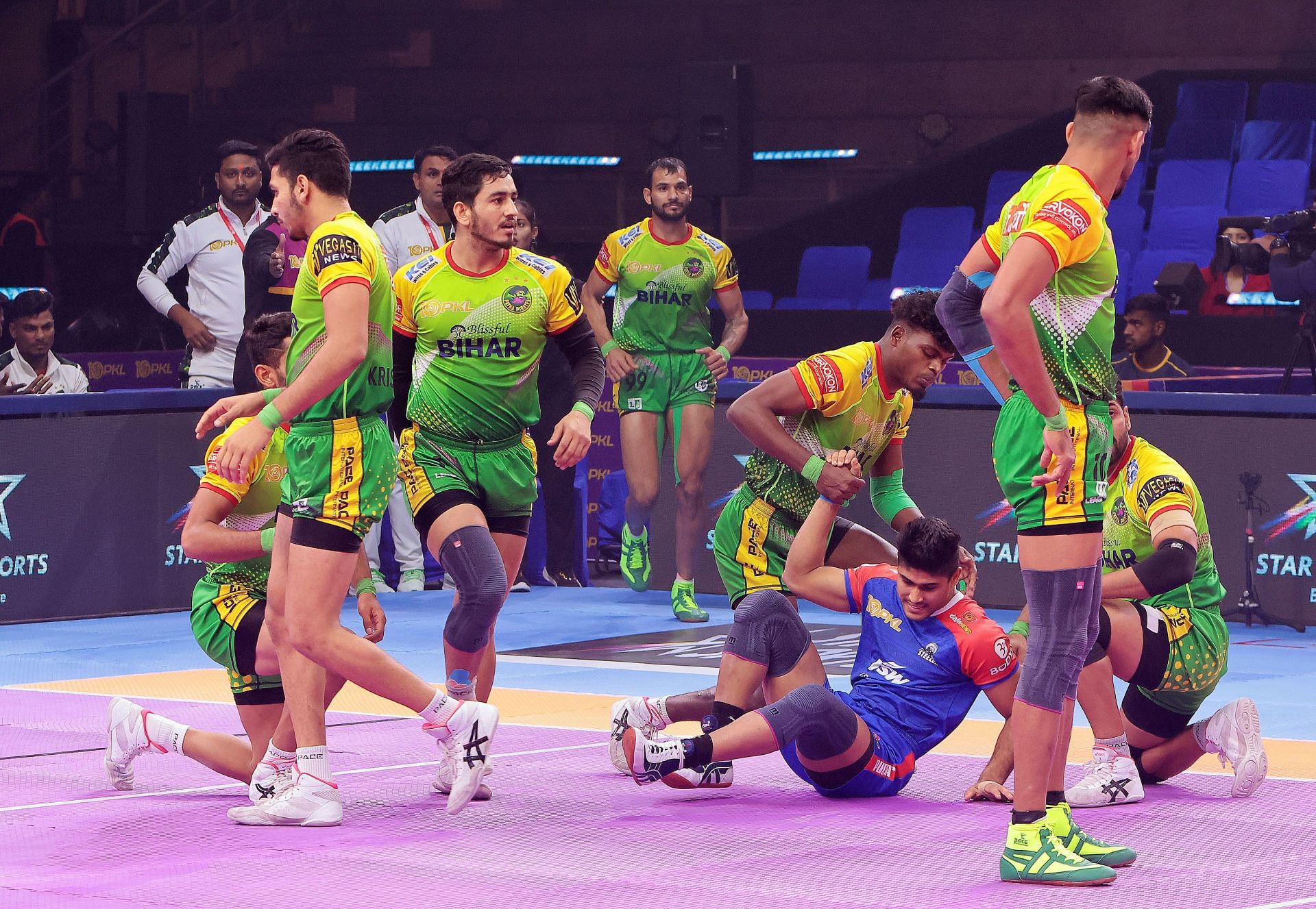 Patna Pirates squad in action 