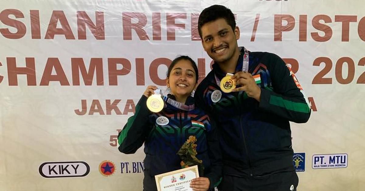 Mehuli Ghosh and Rudrankksh Patil won the air rifle mix team gold