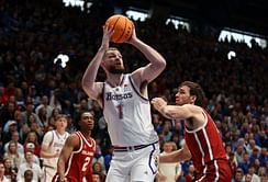 What size shoe does Hunter Dickinson wear? Exploring the physical attributes and skills of the Kansas big man