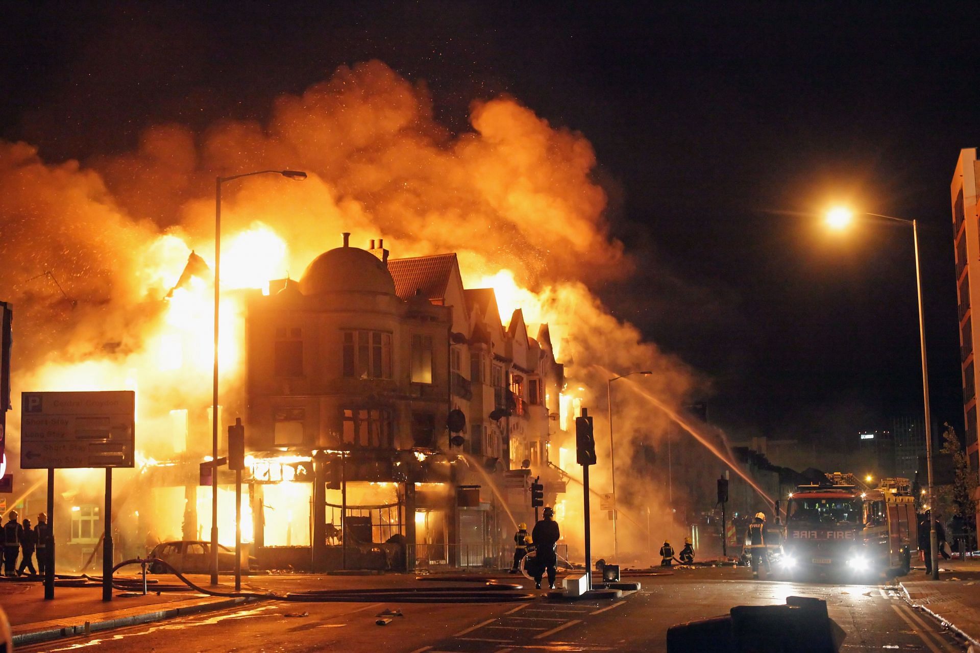 Riots broke out across London following Duggan&#039;s death in 2011 (Image via Getty Images)