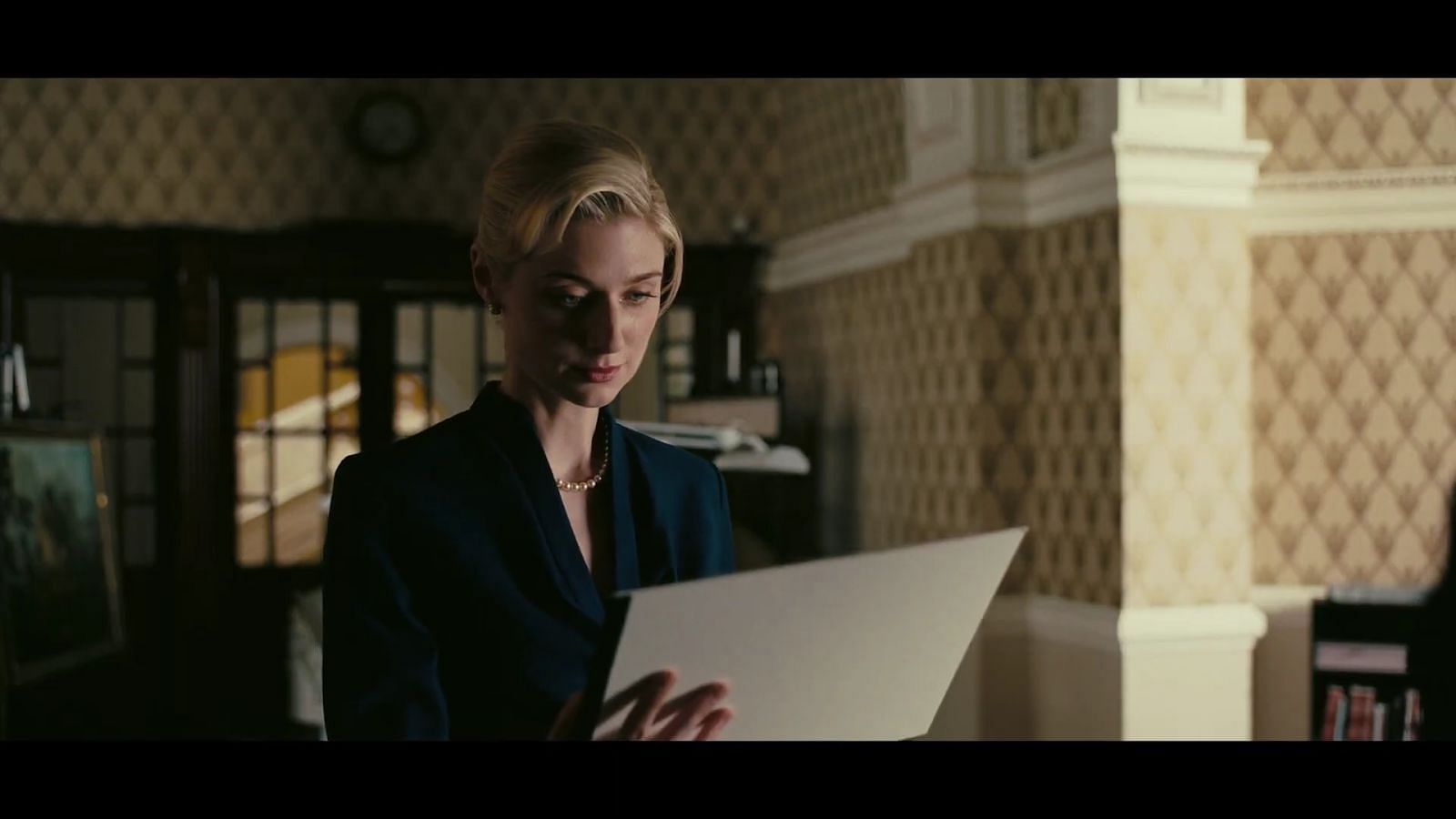 Who is Elizabeth Debicki?