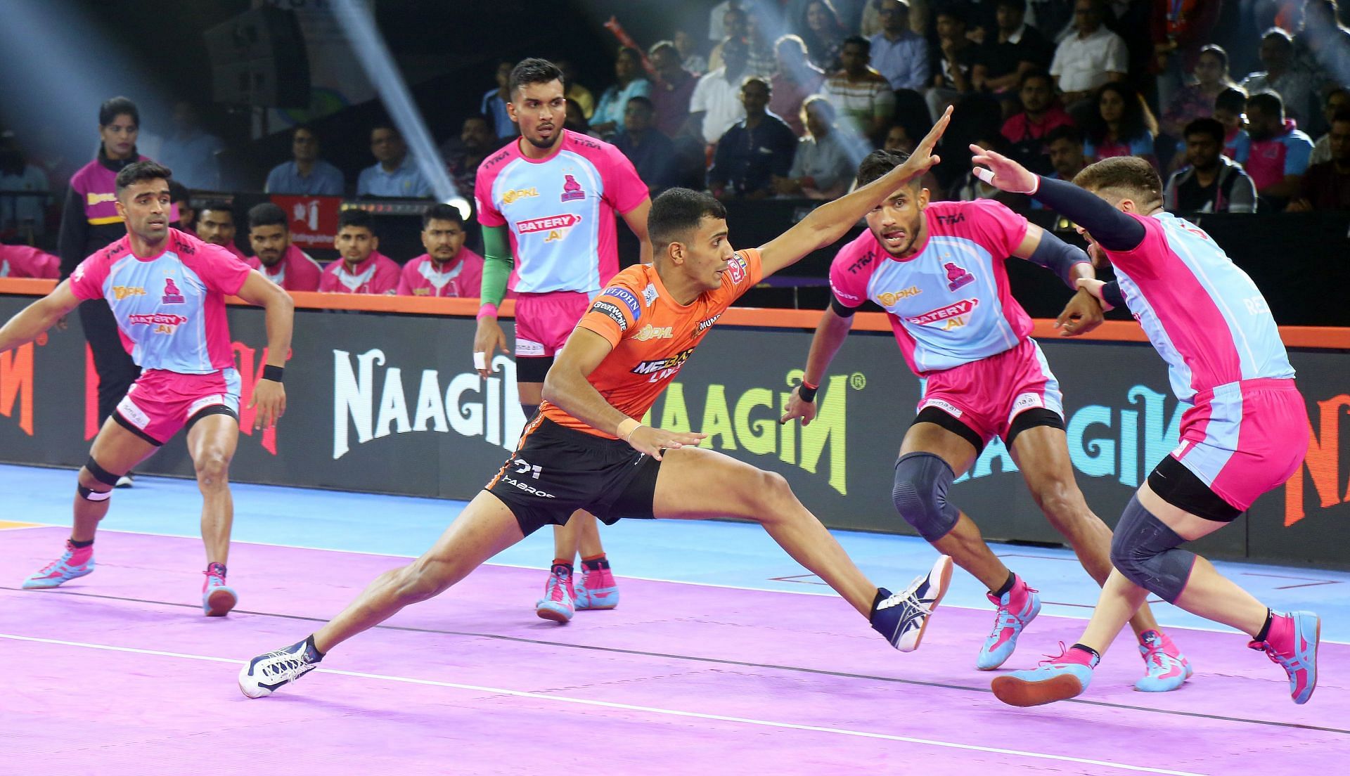 Jaipur Pink Panthers in action during Pro Kabaddi League Season 10 (Credit: PKL)