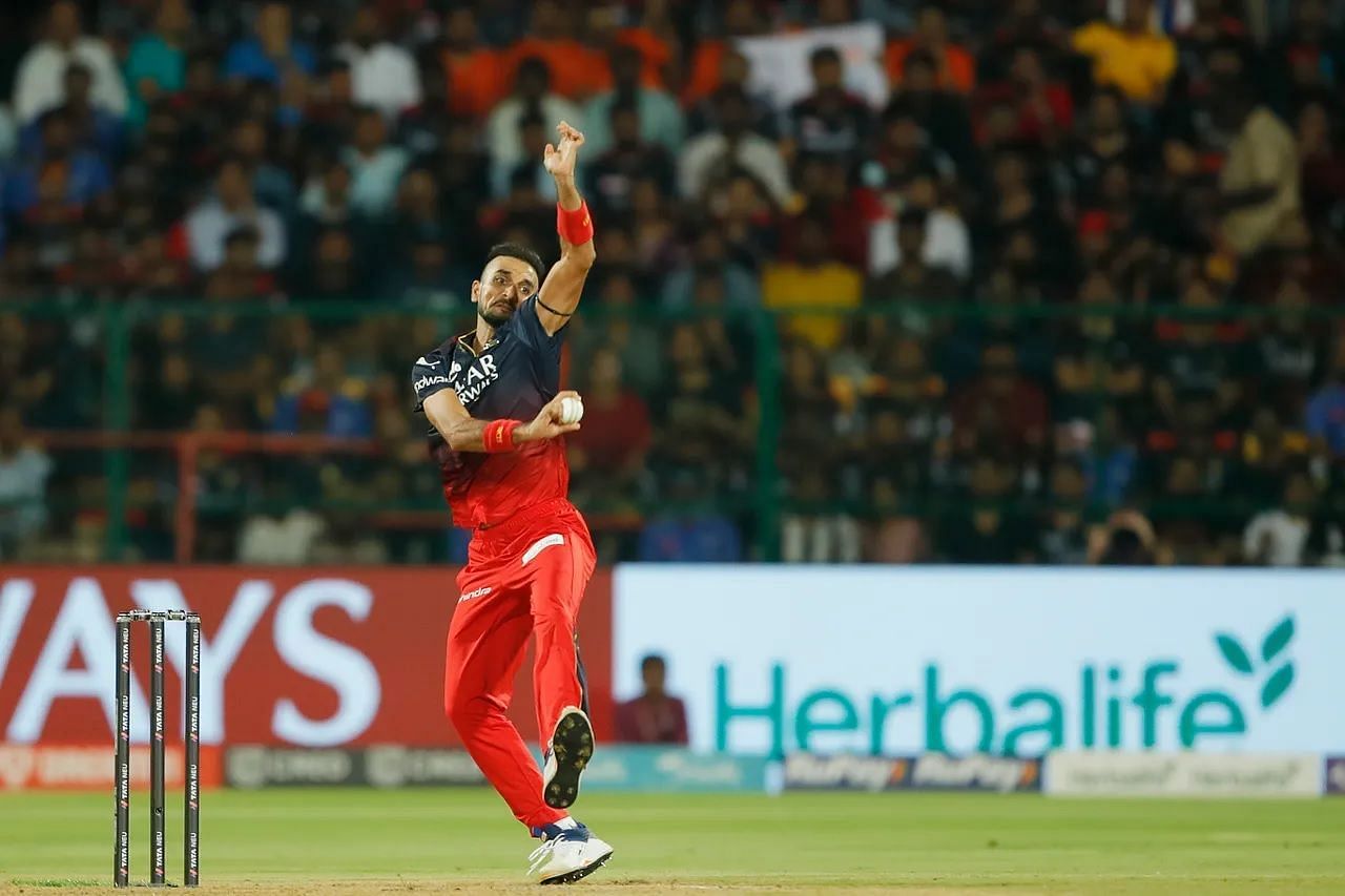 The Royal Challengers Bangalore released Harshal Patel ahead of the IPL 2024 auction. [P/C: iplt20.com]