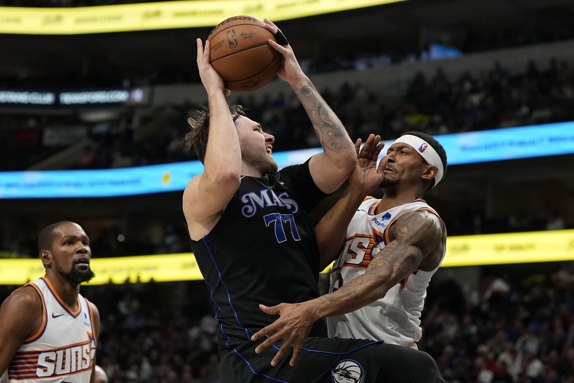 Luka Doncic had 34 points in the Mavs&#039; loss to the Suns.