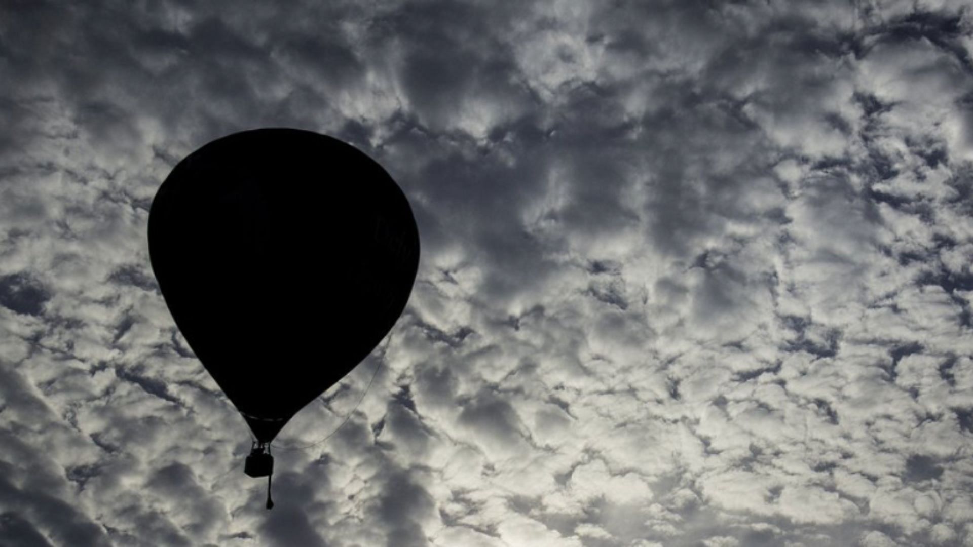 Who are the four victims of the Arizona hot air balloon crash? (Image via snip from X/@stanwoodrepz)