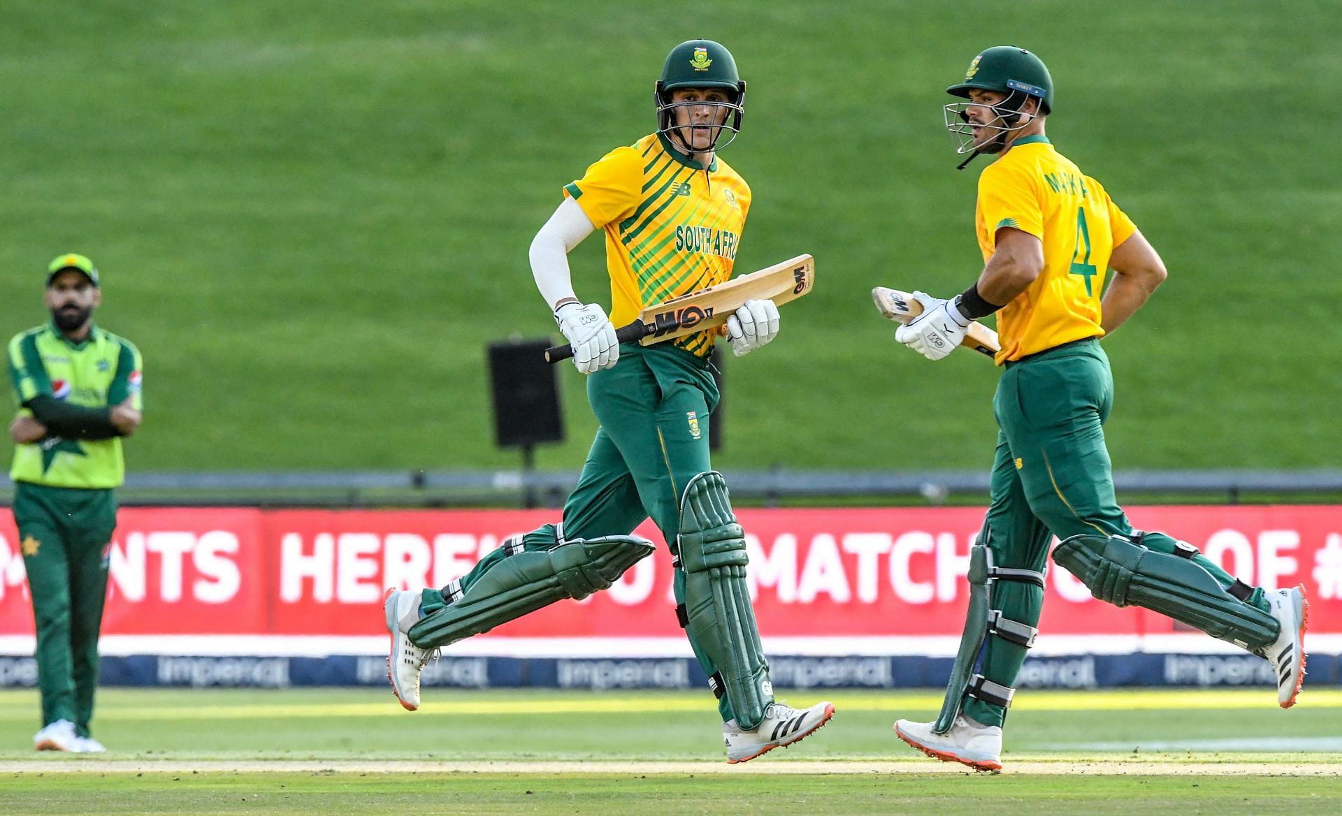 Wihan Lubbe (left) in action for the Proteas' T20I side against Pakistan.