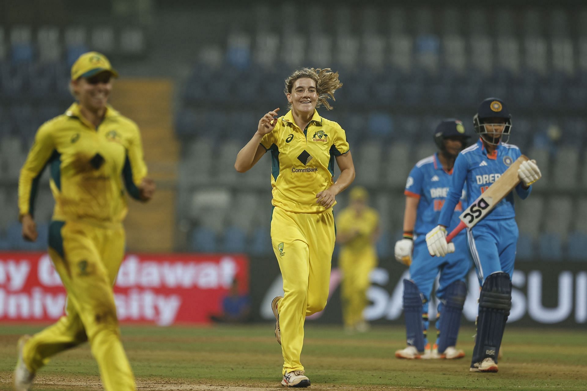भारतीय महिला टीम को बुरी तरह ऑस्ट्रेलिया ने हराया