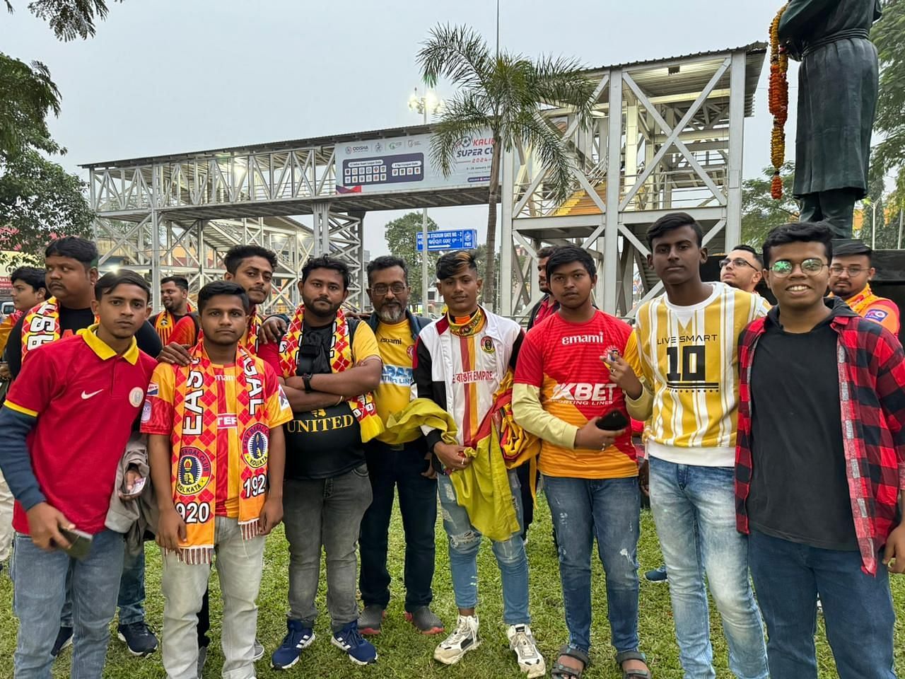 Hordes of East Bengal supporters in front of the main gate of the Kalinga Stadium.