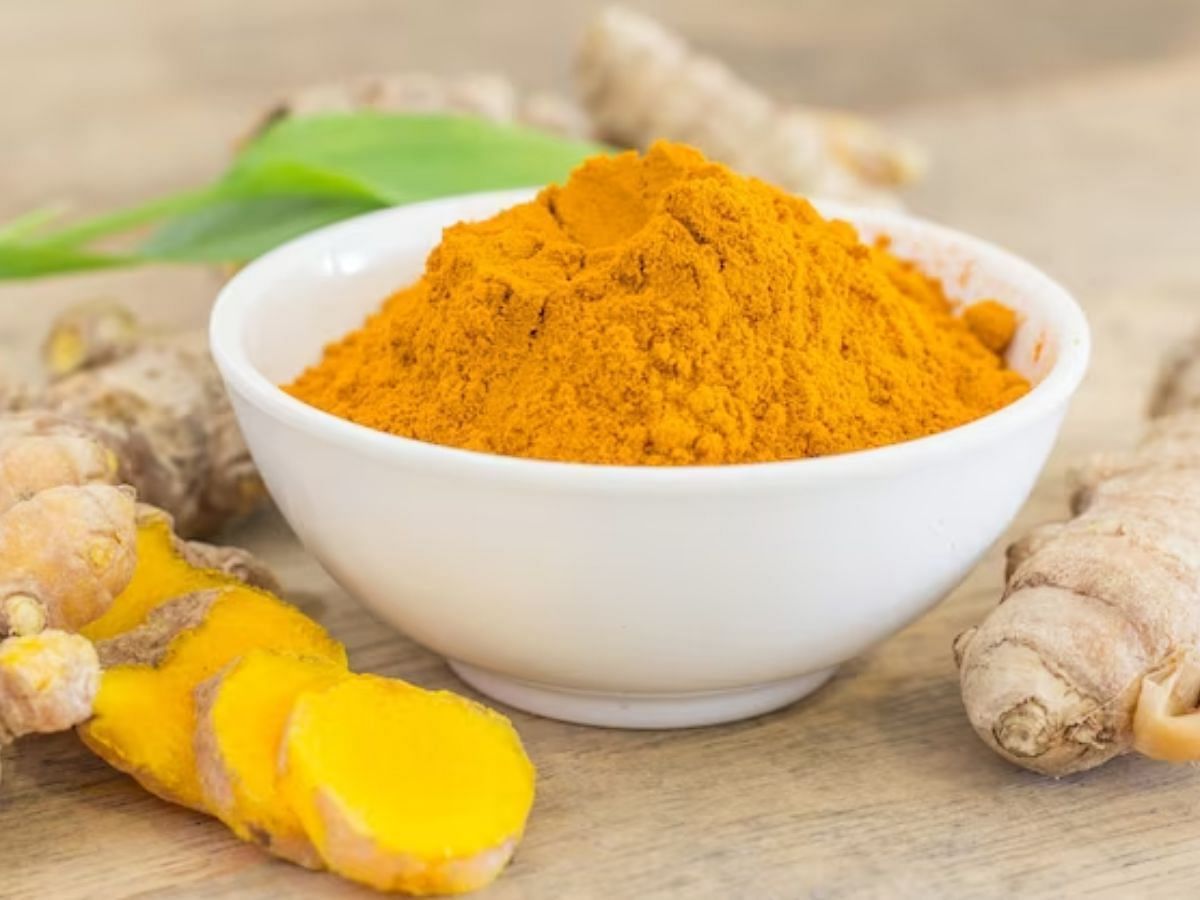 Turmeric: One of the spices that can give your skin a healthy glow (Image via Freepik)