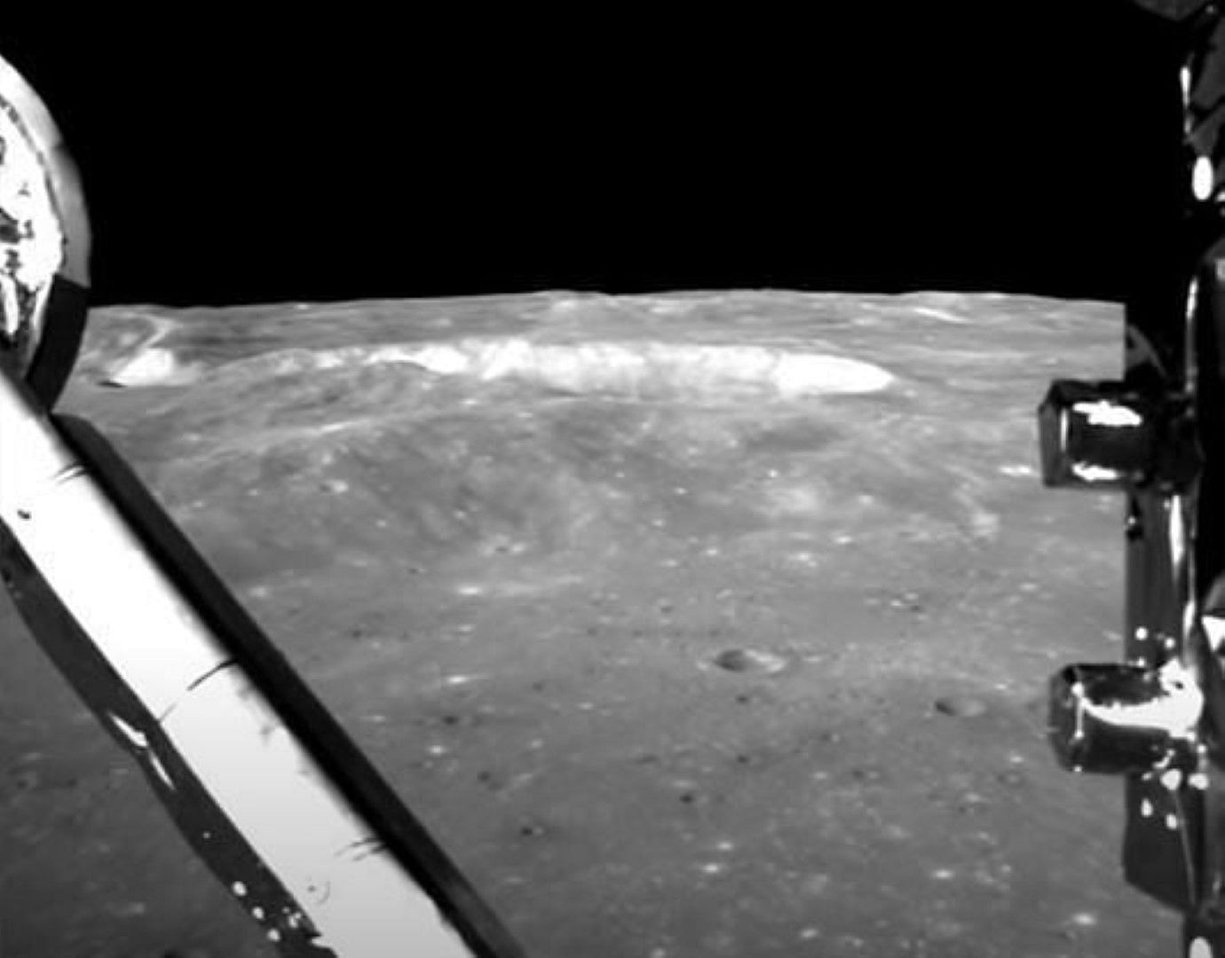 (Screenshot from &quot;Footage: Chang&rsquo;e-4 making soft landing on the Moon&rsquo;s far side&quot; via CGTN/YouTube)