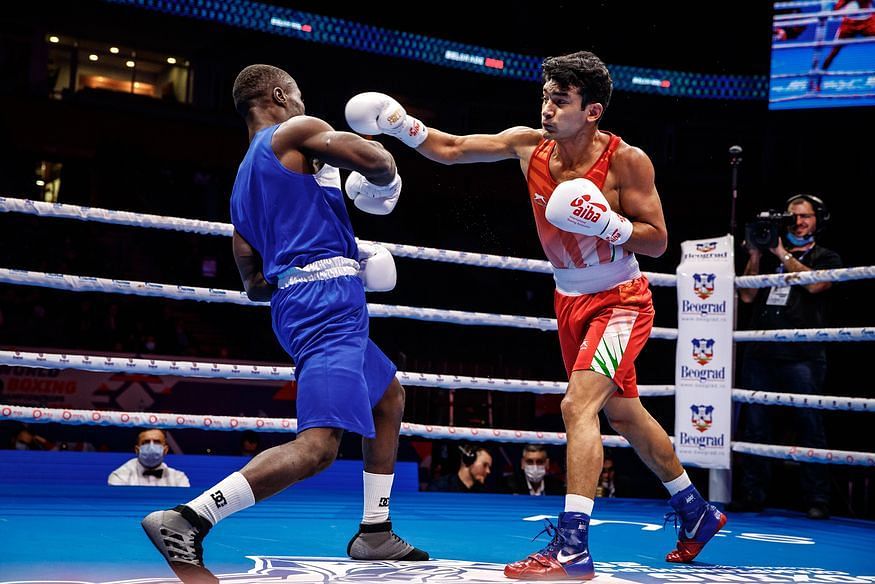 Shiva Thapa in action (Image via Boxing Federation of India)