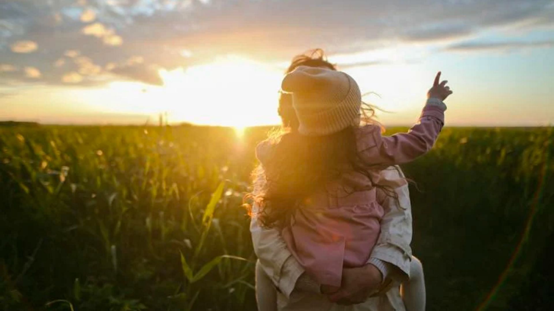 Cili and her daughter Alphine didn&#039;t know what was coming their way (Image via Daria Obymaha on Pexels)