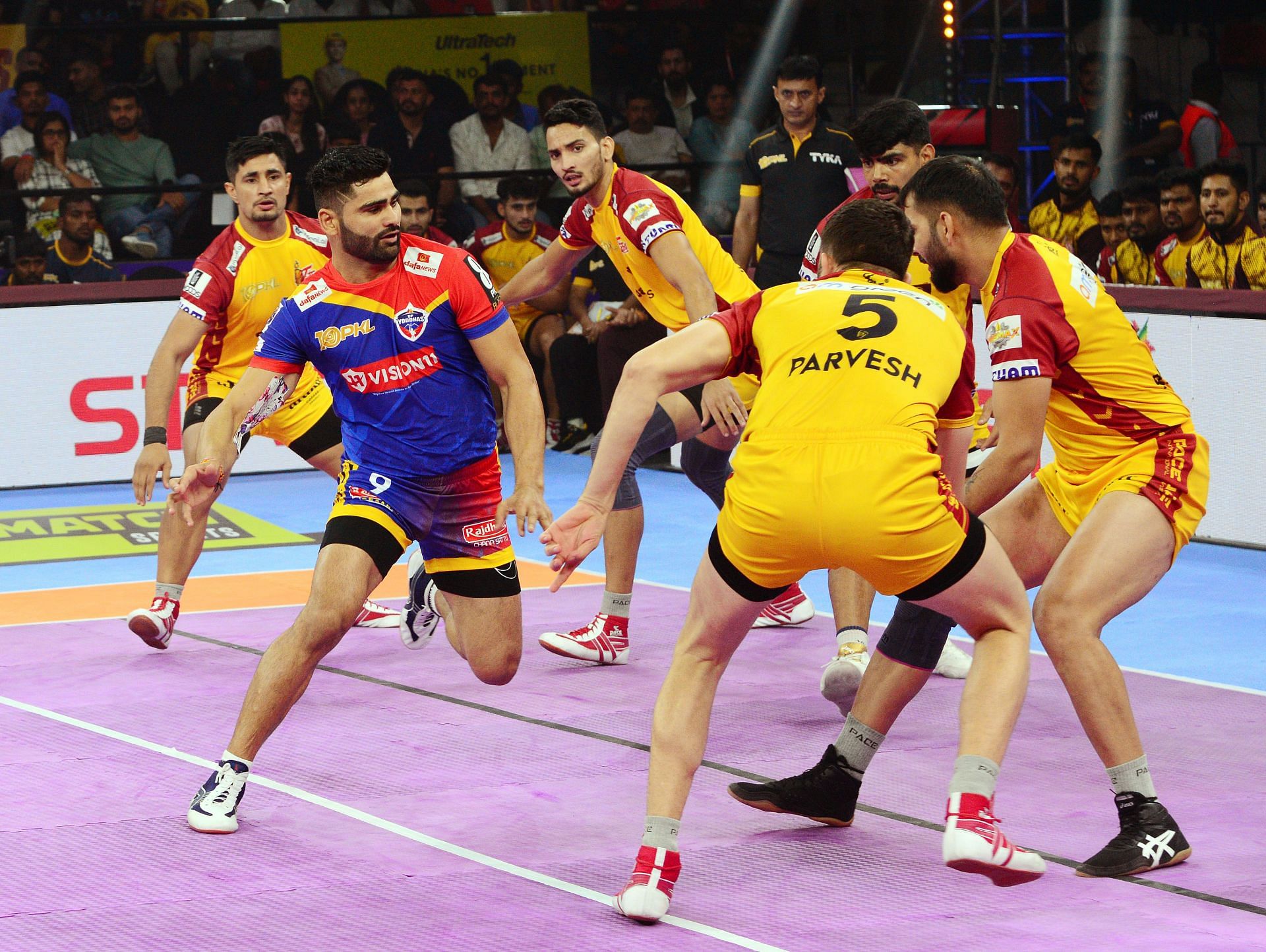 Pardeep Narwal in action against Telugu Titans (Credits: PKL)