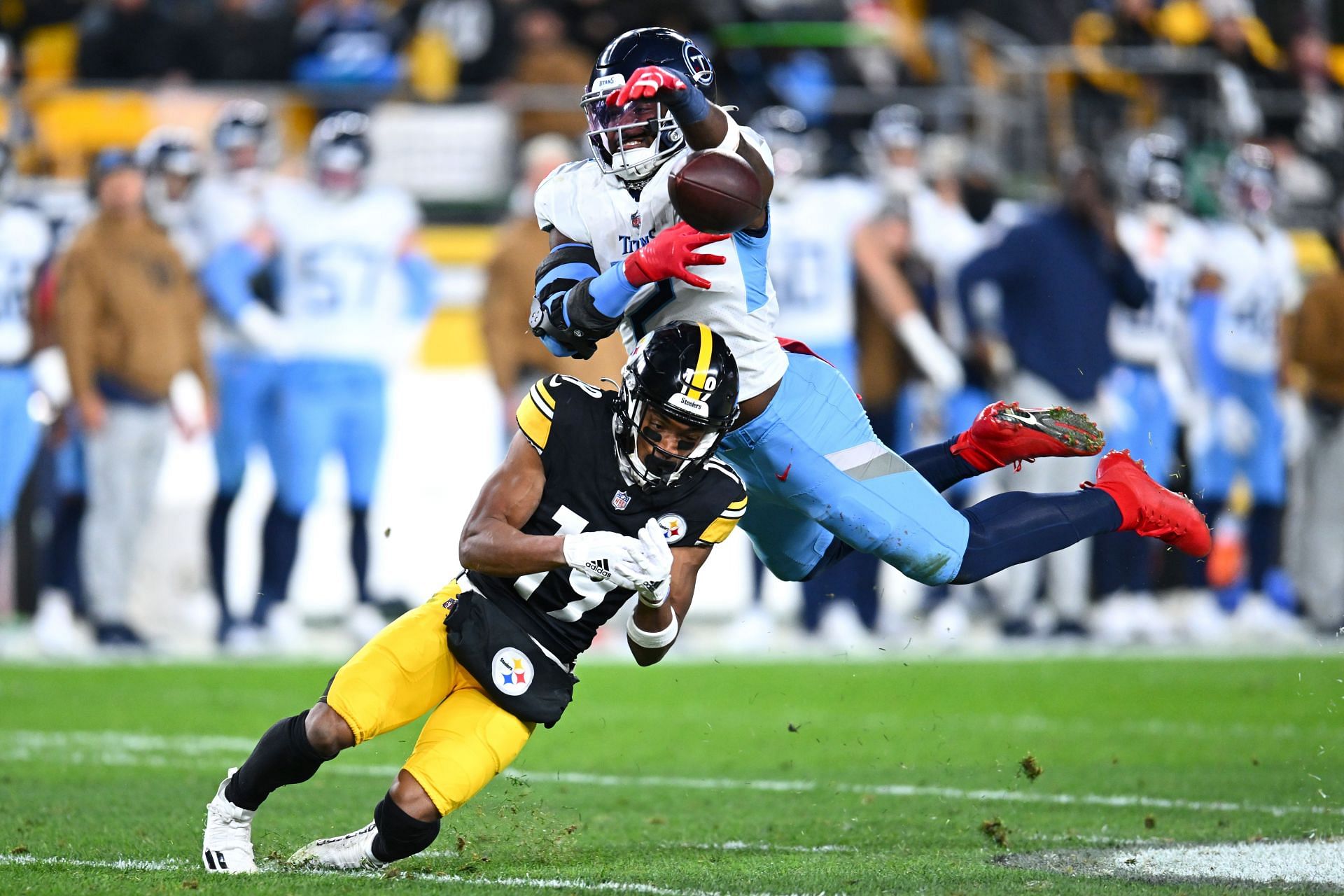 Tennessee Titans v Pittsburgh Steelers