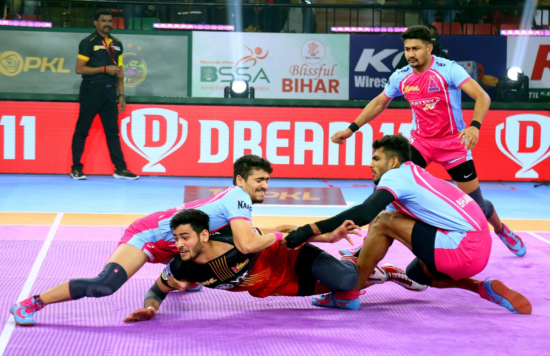 PKL 10 में बेंगलुरु बुल्स के खिलाफ जयपुर का मुकाबला टाई 