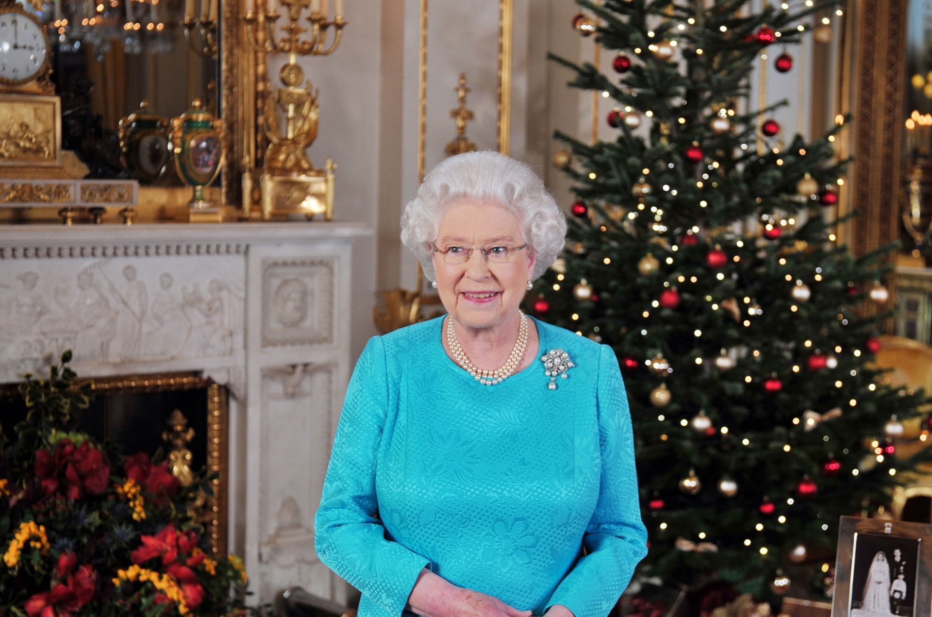 Queen Elizabeth still holding the 1st place in popularity poll (Image via Getty)