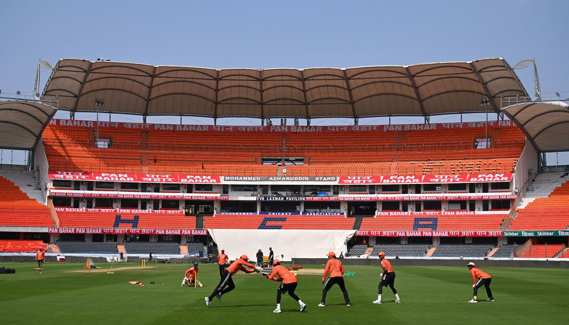 How will the wicket at the Rajiv Gandhi International Stadium behave?