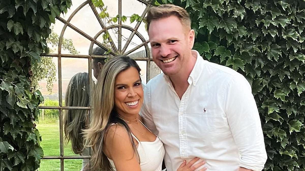 Carly Bowyer is set to get married to Neil Goldstein
