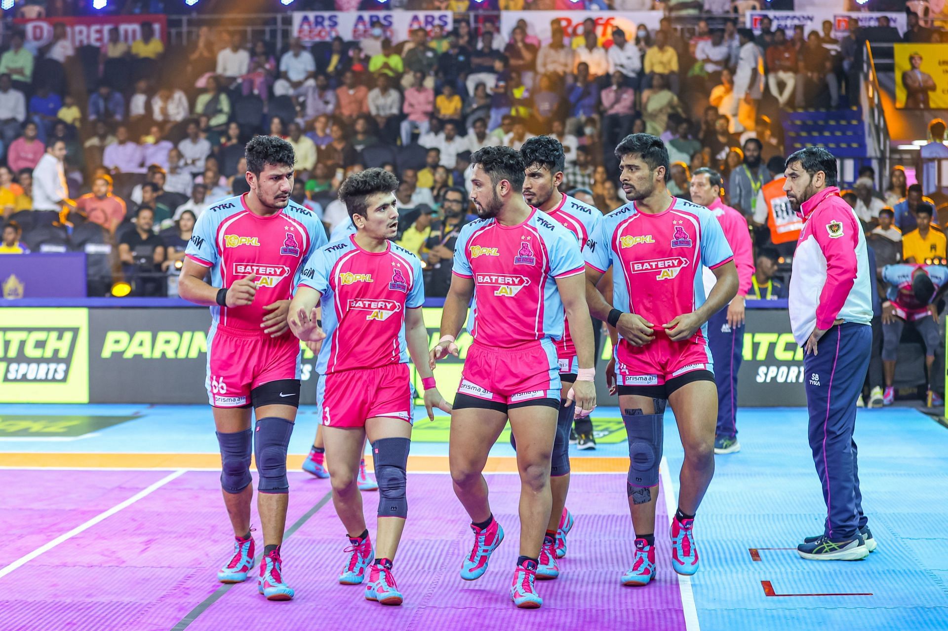Jaipur Pink Panthers in action 