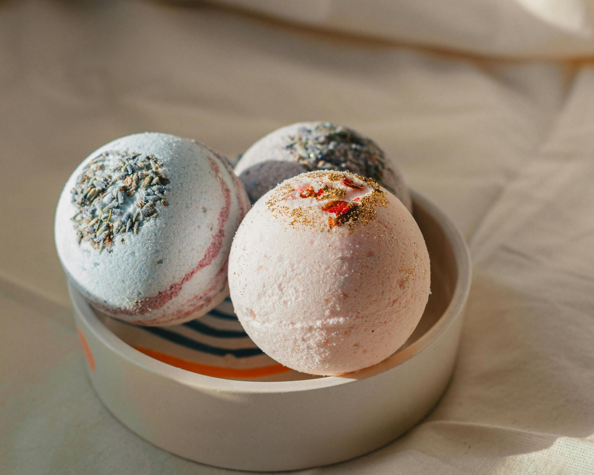 Multicolor Bath Bombs ((Image via Pexels)