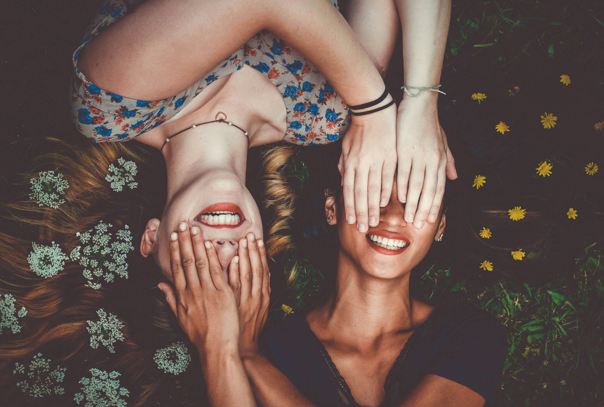 People who laugh a lot tend to have a longer lifespan (Image via Unsplash/ Sam Mcnamara)