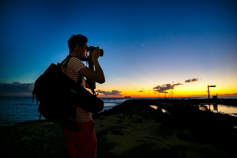 Knowing your shoot location is crucial for night photography (Image via Freepik/@v-ivash)