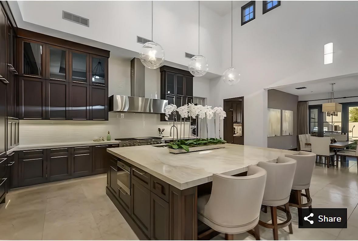 Walling&#039;s $12,700,000 opulent Scottsdale mansion (image credit: azcentral)