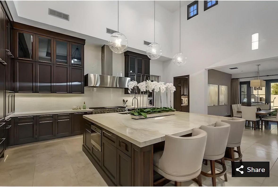 Walling's $12,700,000 opulent Scottsdale mansion (image credit: azcentral)