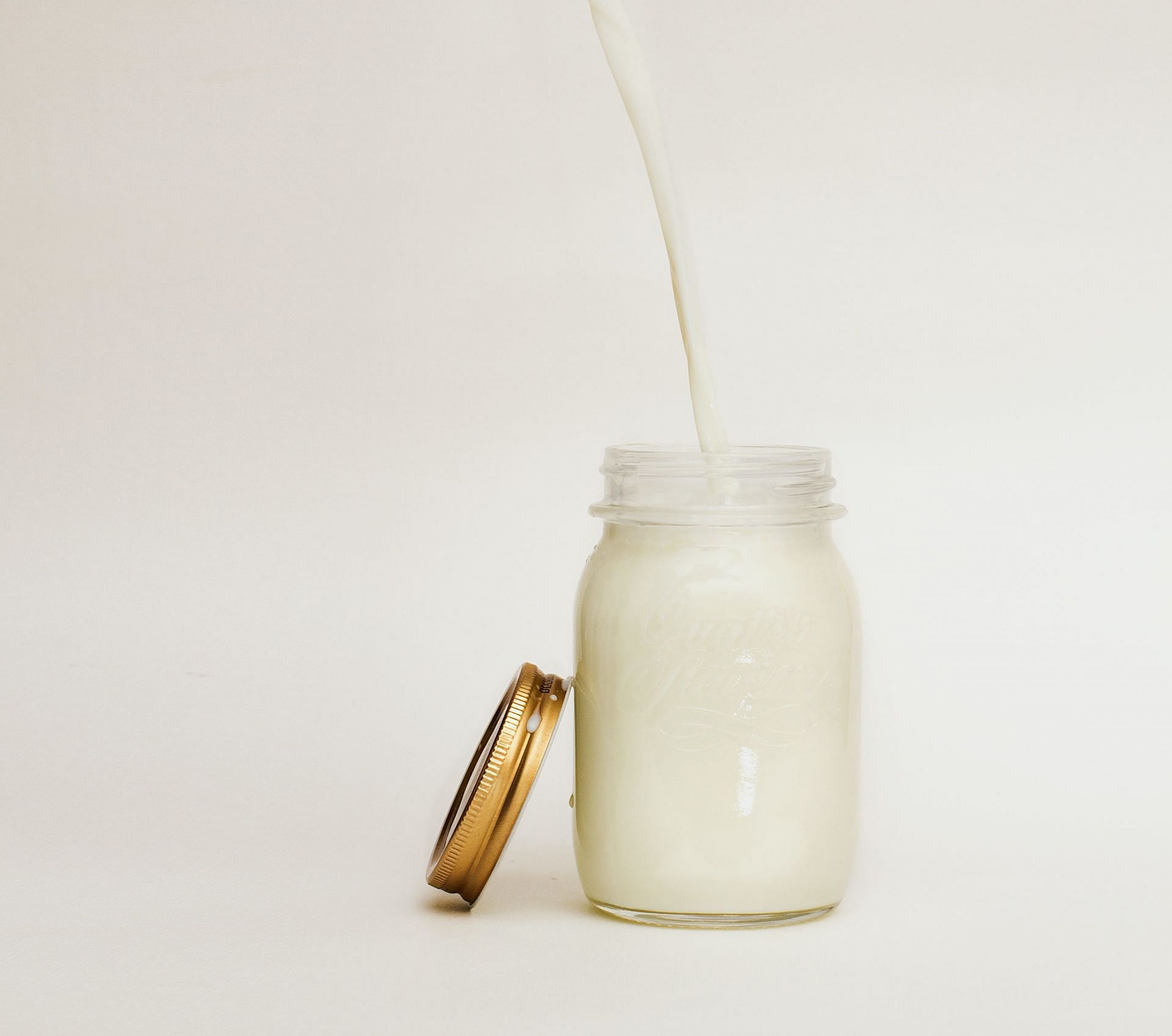 Potato milk (Image via Unsplash/ Nikolai Chernichenko)
