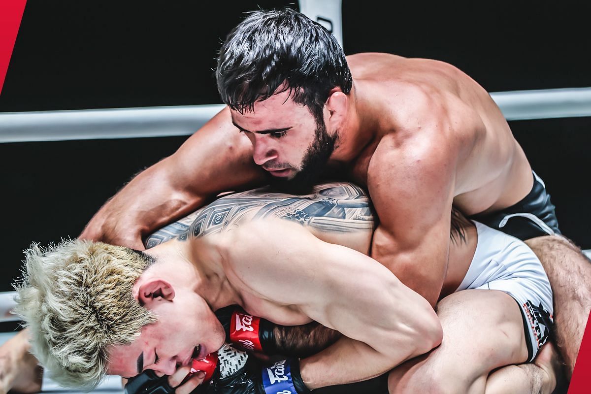 Shamil Gasanov fighting Oh Ho Taek | Photo credits: ONE Championship