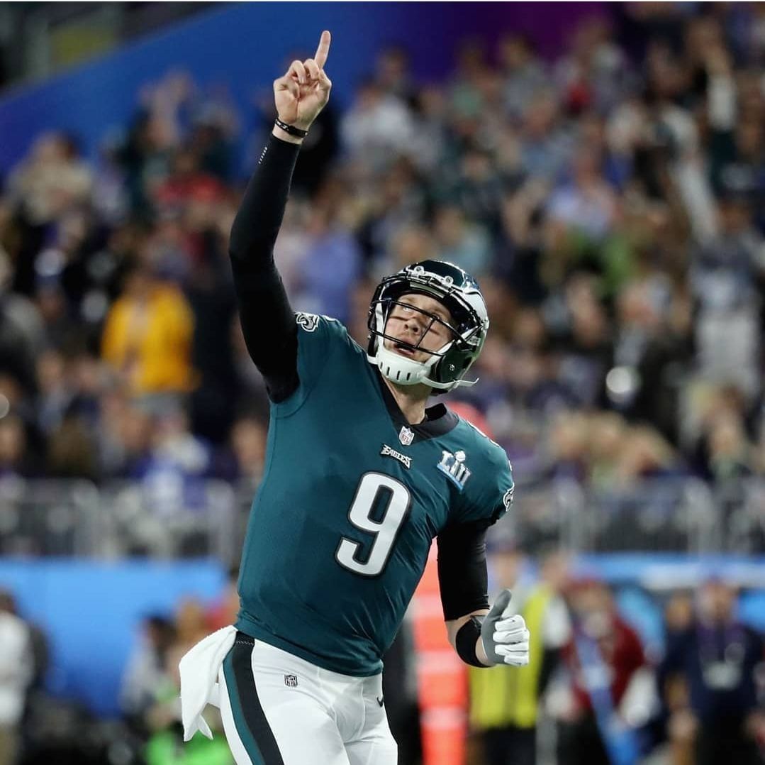 Nick Foles enters the NFL.