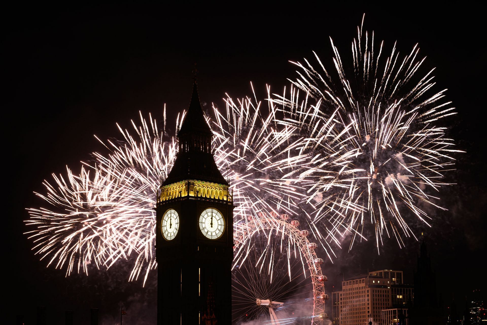 UK Celebrates The New Year With London Fireworks (Image via Getty Images)