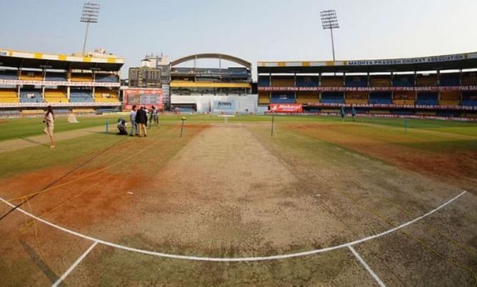 "You are not a batter if you can't play the turning pitch" - Sunil Gavaskar blasts SENA media for criticism on Indian pitches
