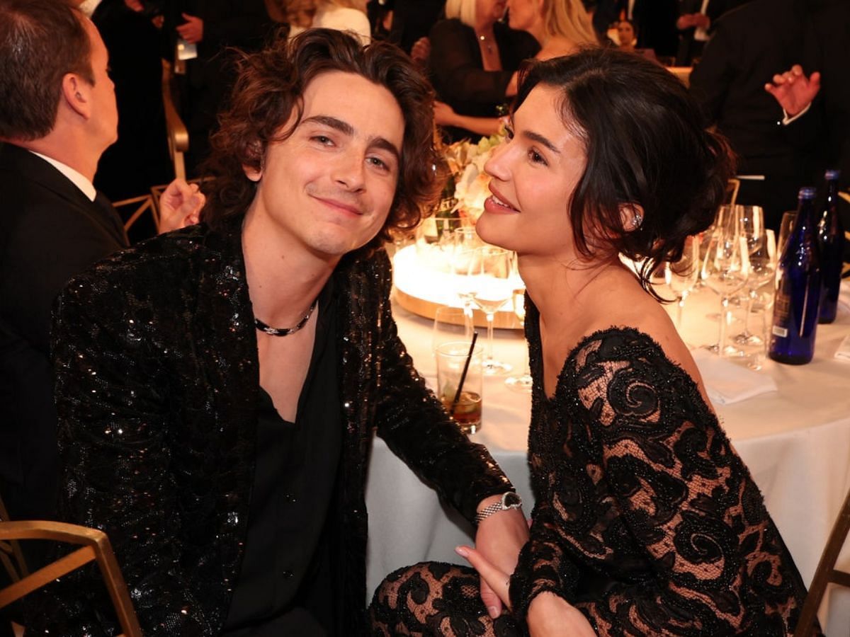 Timoth&eacute;e Chalamet and Kylie Jenner at the Golden Globes 2024 (Image via X/@zazoomblog)