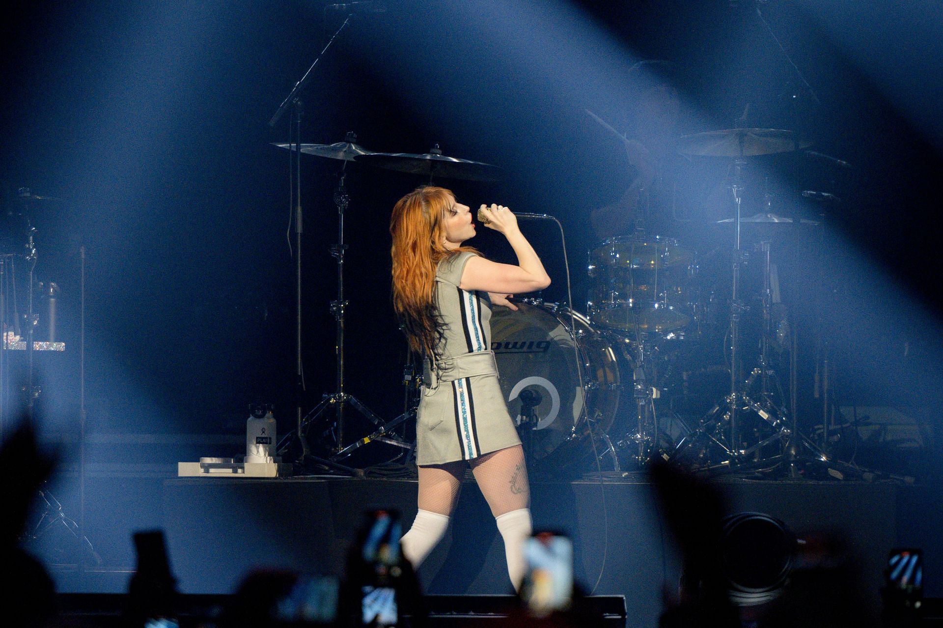 Hayley Williams performing at the 2023 Bud Light SB Music Festival (Image via Getty Images/Marcus Ingram)