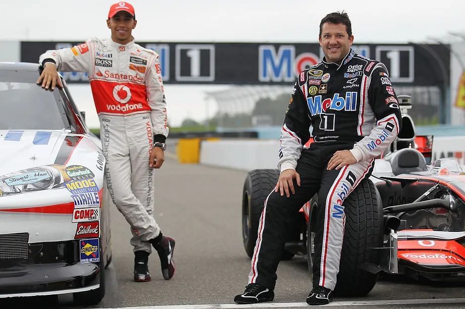 Lewis Hamilton and Tony Stewart (Image from Getty for Mobil 1)