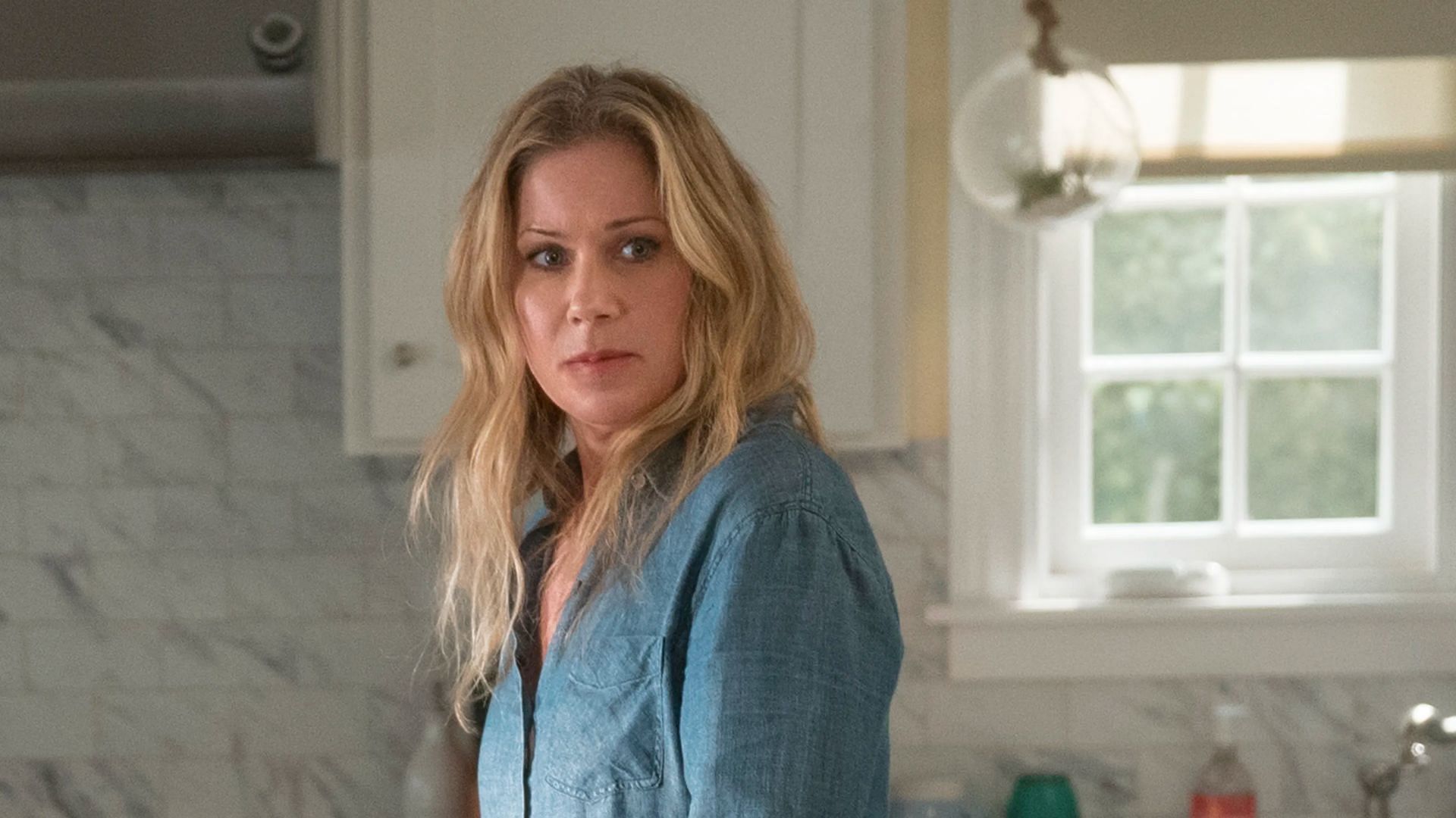 Christina Applegate in a still from Dead To Me (Image via Netflix)