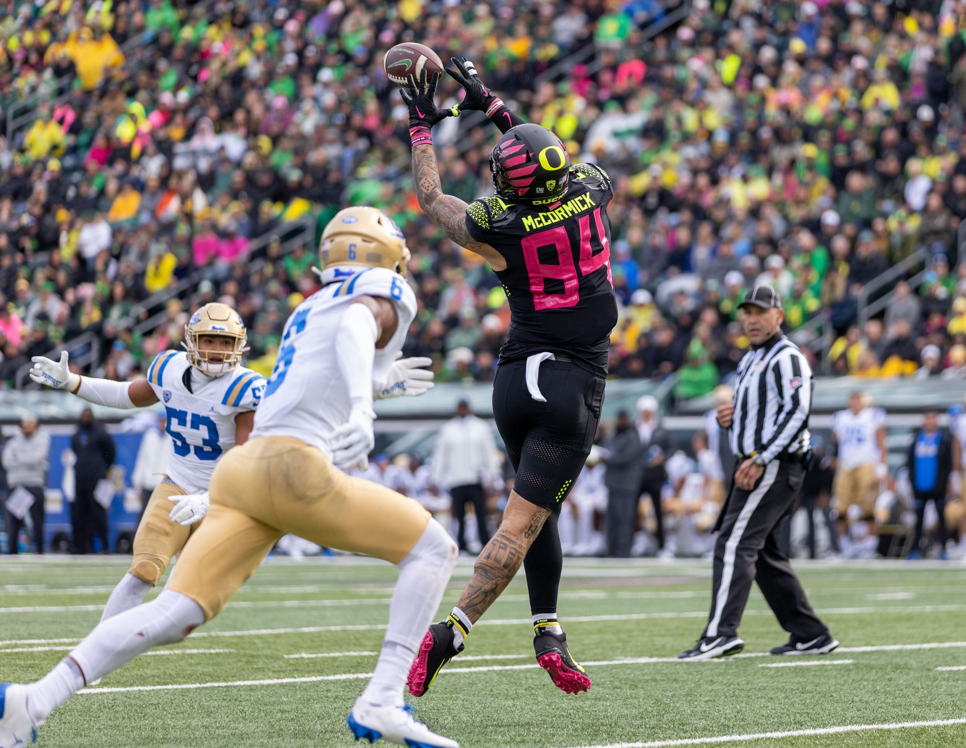 Tight end CamMcCormick, then at Oregon, now readying for his 9th college football season (Getty Images)