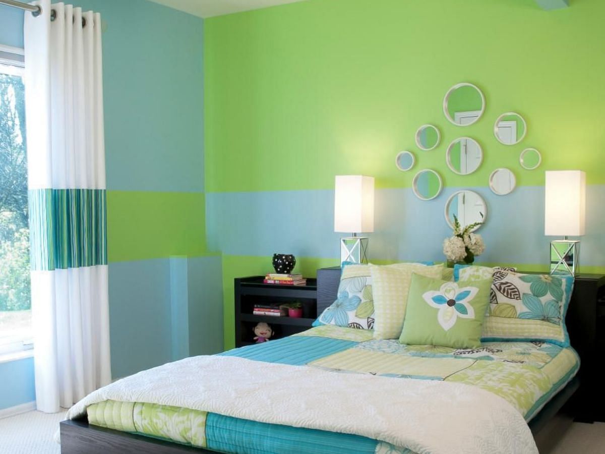 Green and blue bedroom color idea (Image via Freepik)