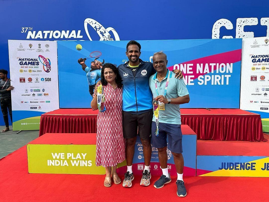Arjun Kadhe with his parents after winning 2 Gold medals in National Games 2023 (Image via Arjun Kadhe/Instagram)