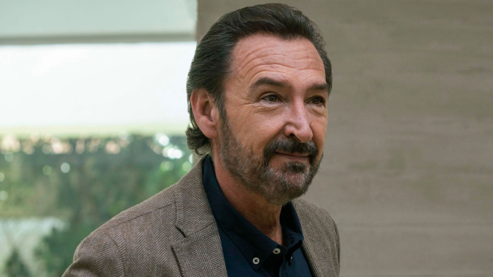 Gin&eacute;s Garc&iacute;a Mill&aacute;n as C&eacute;sar Lazcano (Image via Netflix)