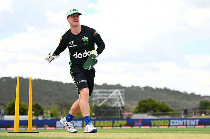 Sam Harper hospitalized after copping blow to head while batting in nets ahead of BBL fixture against Sydney Sixers