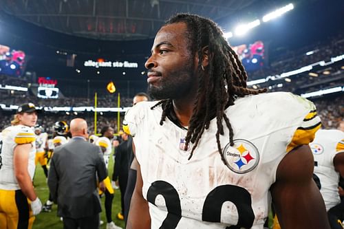 Najee Harris at Pittsburgh Steelers v Las Vegas Raiders