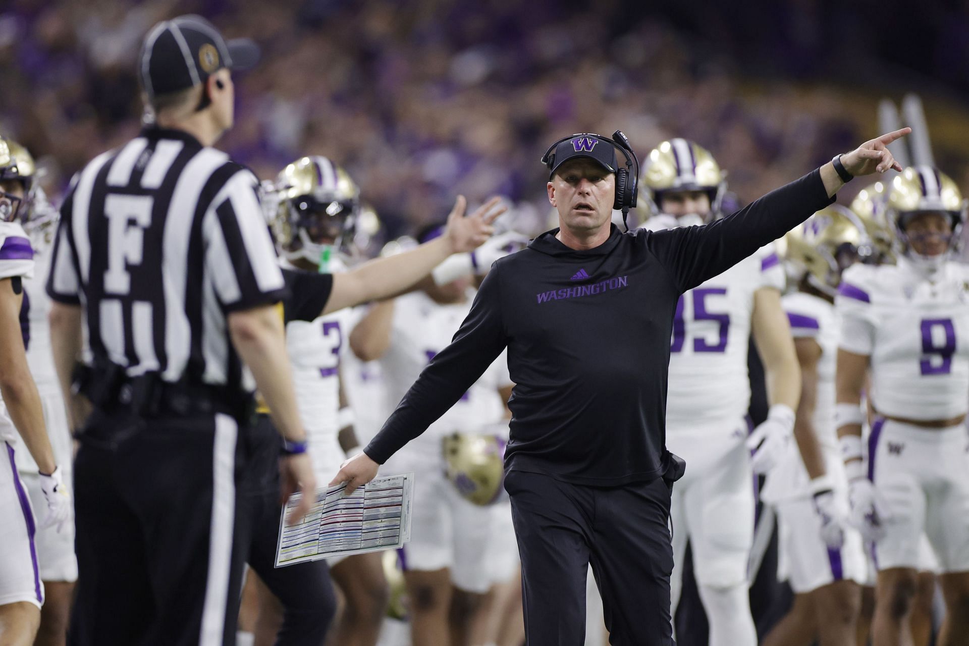 2024 CFP National Championship - Michigan v Washington: HOUSTON, TEXAS - JANUARY 08: Head coach Kalen DeBoer of the Washington Huskies reacts in the second half during the 2024 CFP National Championship game at NRG Stadium on January 08, 2024 in Houston, Texas. (Photo by Carmen Mandato/Getty Images)