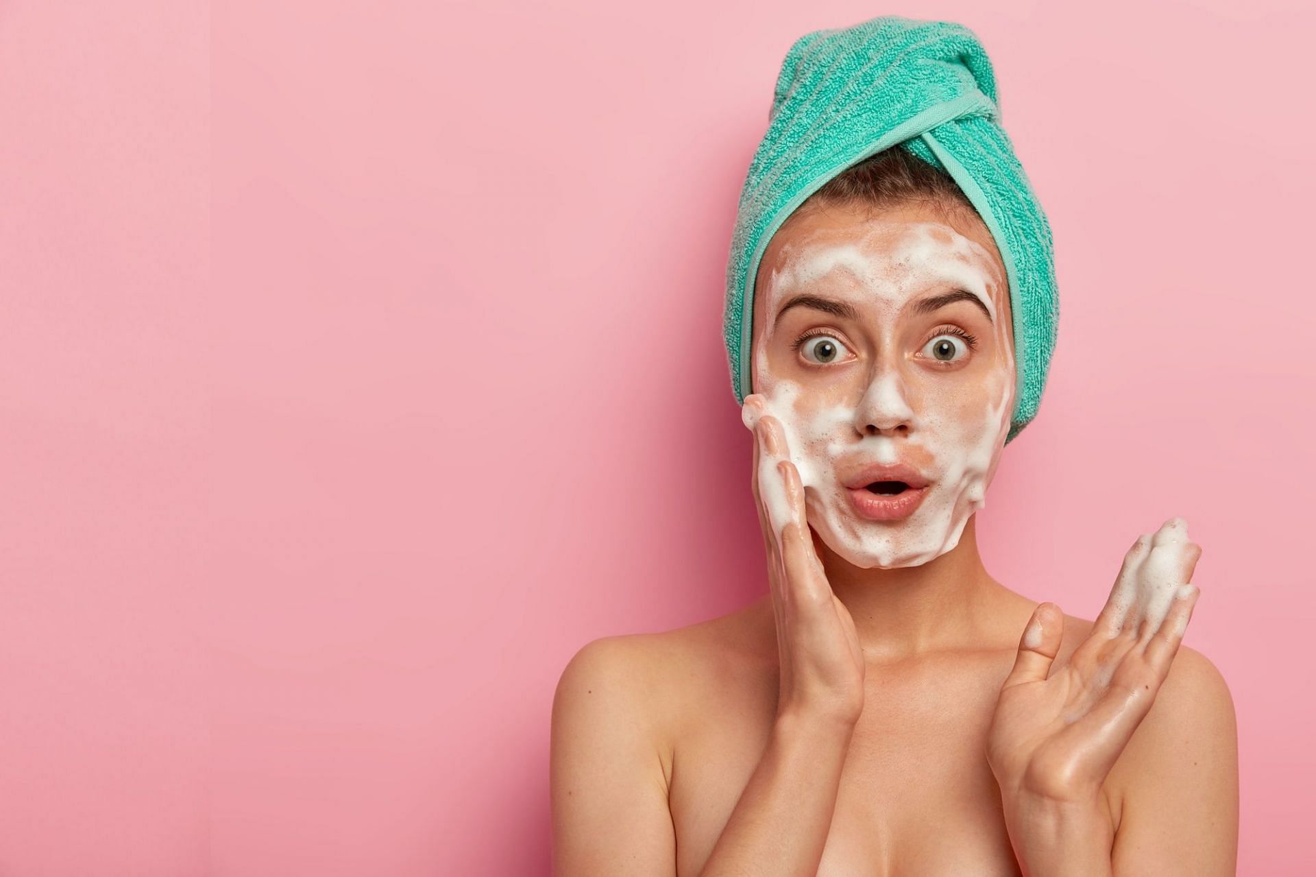 Best Exfoliator for Sensitive Skin (Image via Freepik)