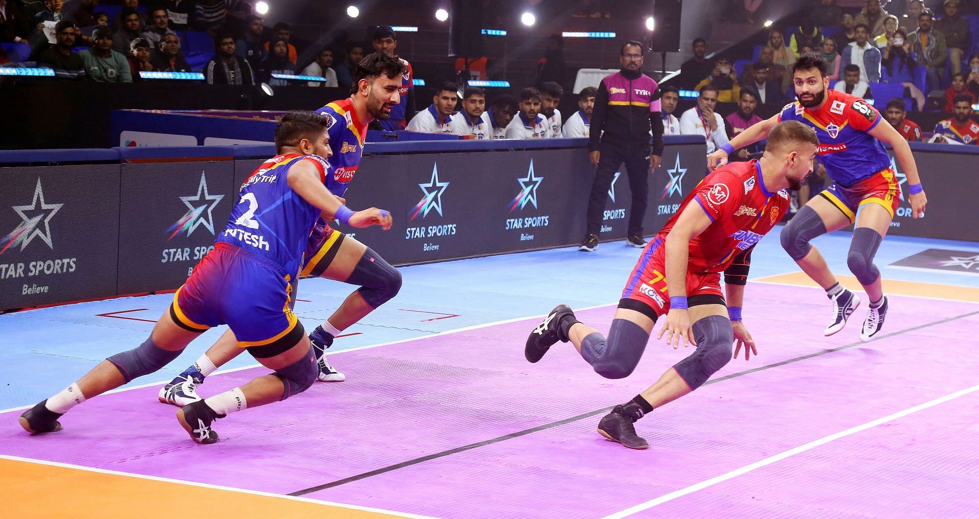 Dabang Delhi KC vs UP Yoddhas (Image via PKL)