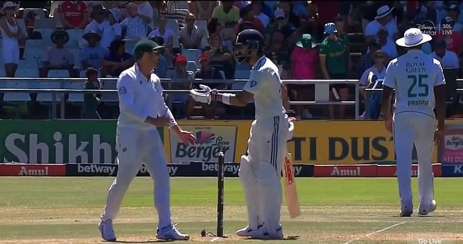 SA vs IND : विराट कोहली ने रविचंद्रन अश्विन की घातक गेंदबाजी को याद दिलाते हुए डीन एल्गर को चिढ़ाया, मजेदार वीडियो आया सामने