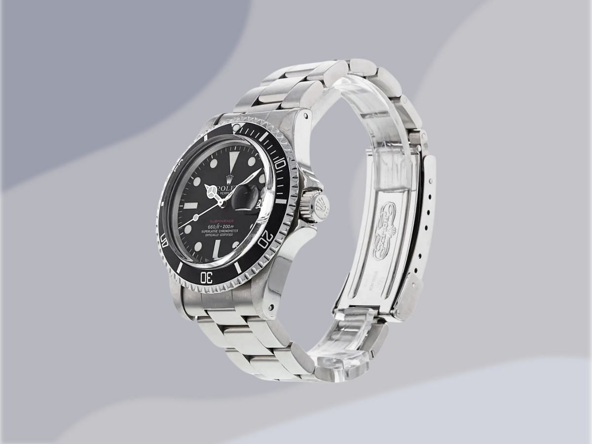 The Rolex Submariner automatic bracelet watch (Image via Nordstrom)