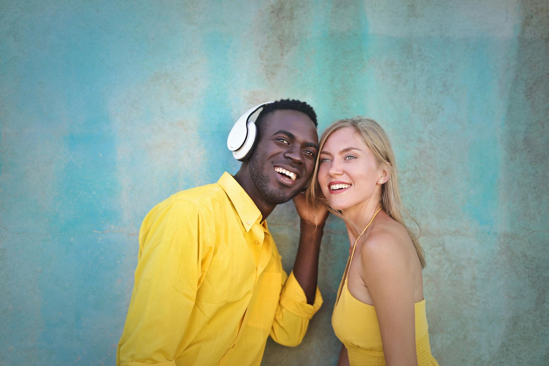 Listening Music Together (Image via Pexels)